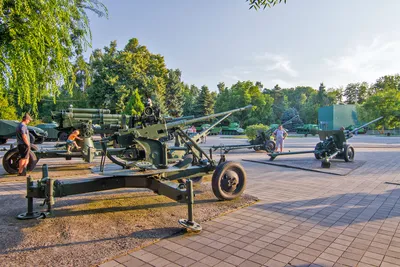 Центральный городской пляж Краснодара «Затон» — бесплатные бассейны,  спортплощадки, фото, видео, адрес, как добраться