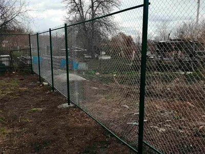 Забор из сетки рабица с установкой под ключ в | Цена в Москве