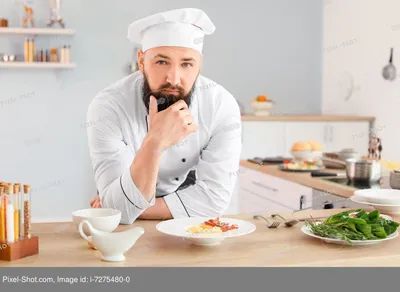 Шеф Кухне Профессиональный Повар Форме Кухне Бородатый Повар Повар Пекарь  стоковое фото ©Tverdohlib.com 651926898