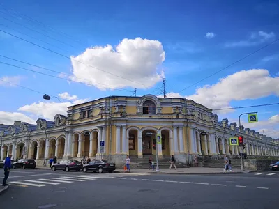 Гостиный двор в Санкт-Петербурге