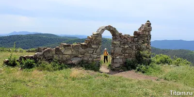 Грозовые ворота в Геленджике — как добраться на легковой машине, история,  фото крепости, экскурсии