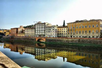 File:Edificio accanto alla torre dei consorti, veduta dalla terrazza 03  ponte vecchio.JPG - Wikimedia Commons