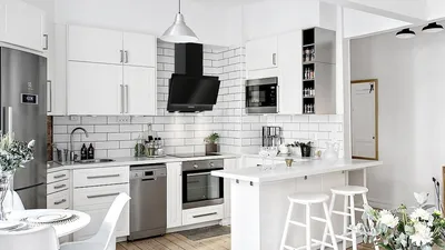 Наклонные вытяжки Gorenje в черном цвете