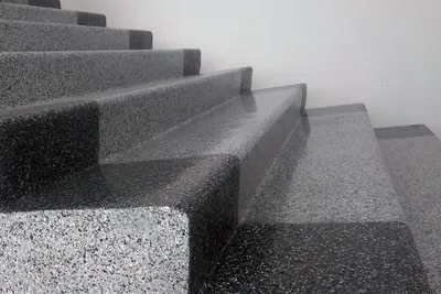 Отделка бетонной лестницы деревом в Москве - обшивка лестниц деревом -  Monolithic stairs