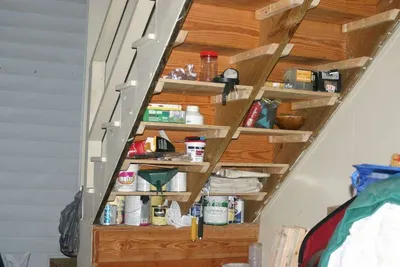 Полки под лестницей своими руками | Shelves under stairs, Understairs  storage, Closet under stairs