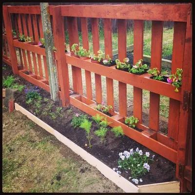 12 Pallet Fence Ideas Anyone Can Make | Pallets garden, Backyard garden,  Fence planning