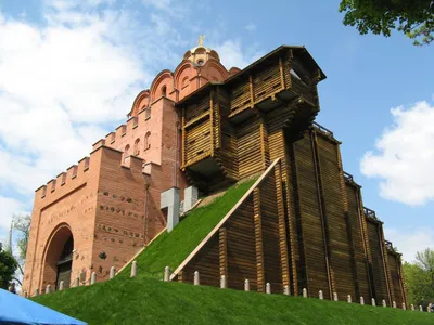 File:Золоті Ворота взимку.jpg - Wikimedia Commons